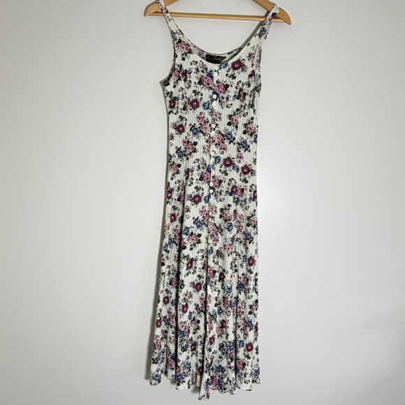 Floral Sleeveless Maxi Dress - Picture 4 of 14
